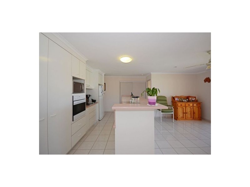 34 Bushlark Avenue, Eli Waters QLD 4655