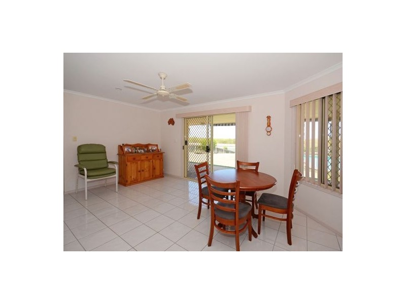 34 Bushlark Avenue, Eli Waters QLD 4655