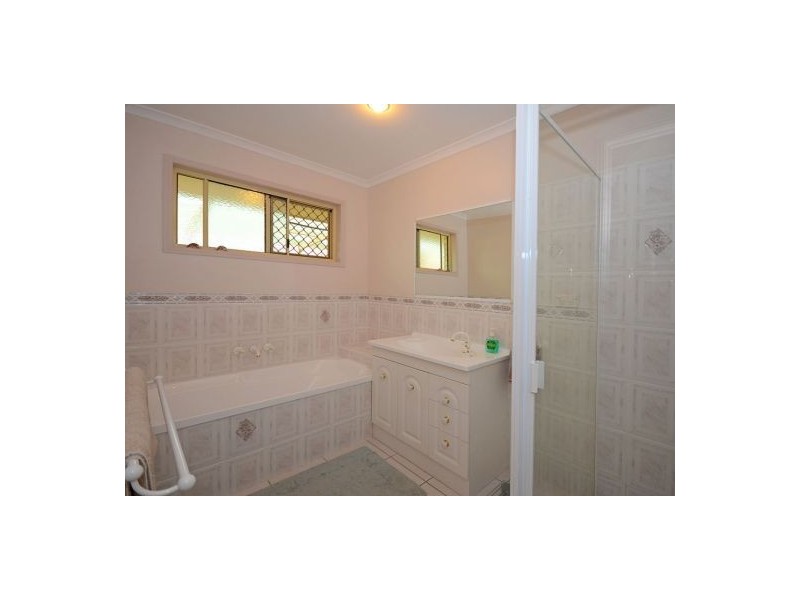 34 Bushlark Avenue, Eli Waters QLD 4655