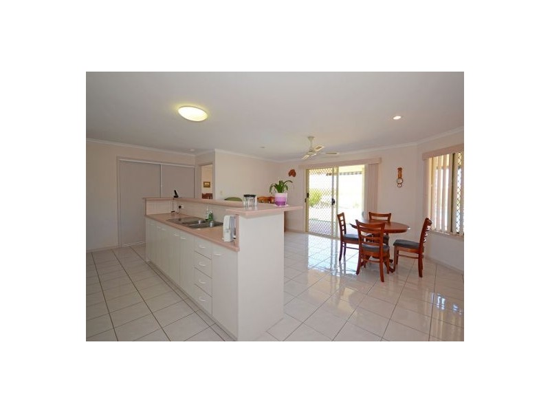 34 Bushlark Avenue, Eli Waters QLD 4655