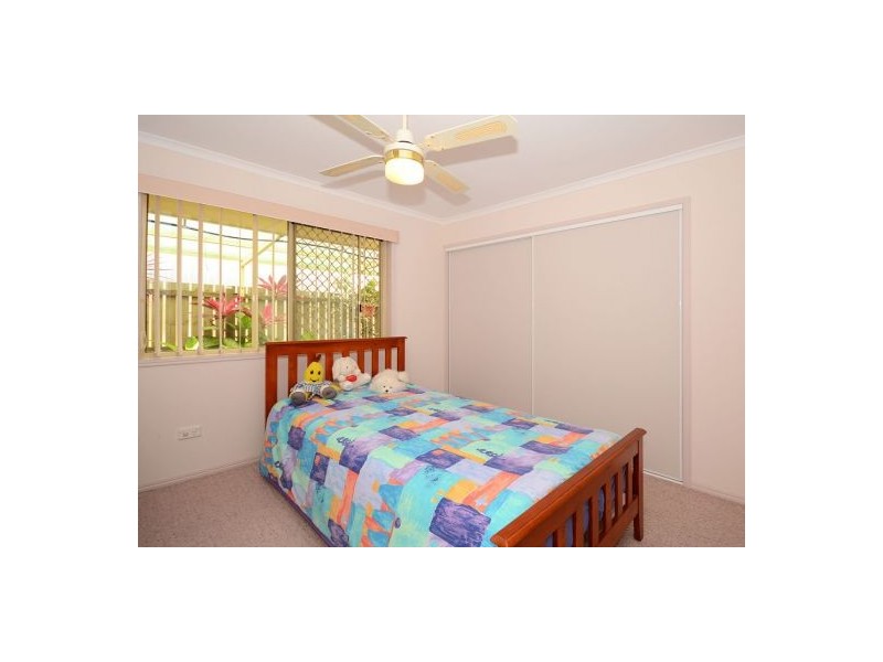 34 Bushlark Avenue, Eli Waters QLD 4655