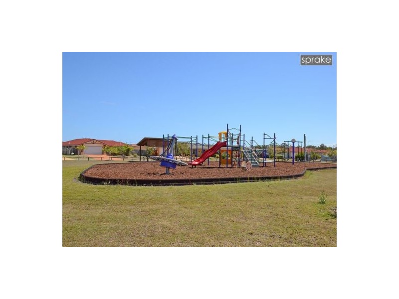 34 Bushlark Avenue, Eli Waters QLD 4655