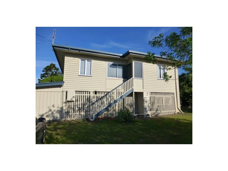 8 Honiton St, Torquay QLD 4655