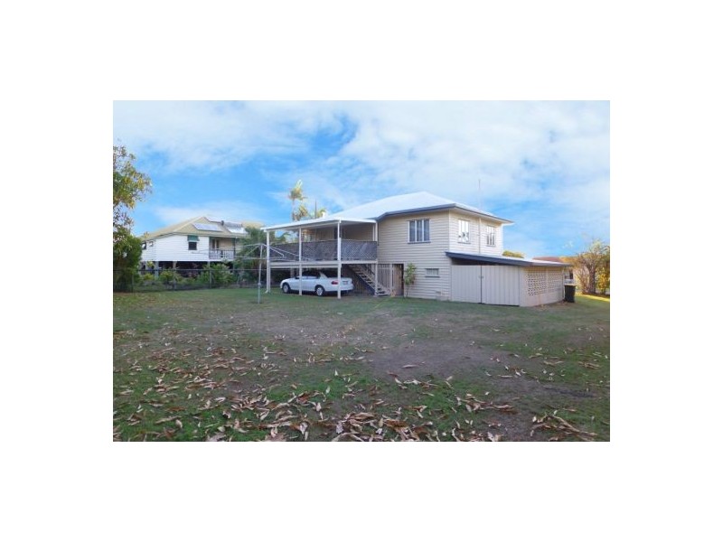 8 Honiton St, Torquay QLD 4655