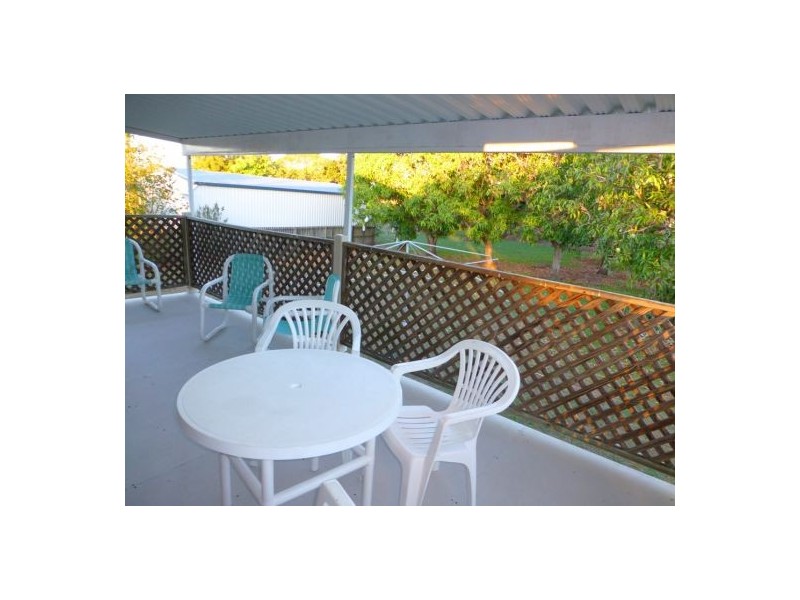 8 Honiton St, Torquay QLD 4655