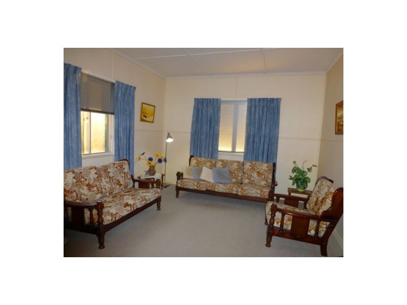 8 Honiton St, Torquay QLD 4655