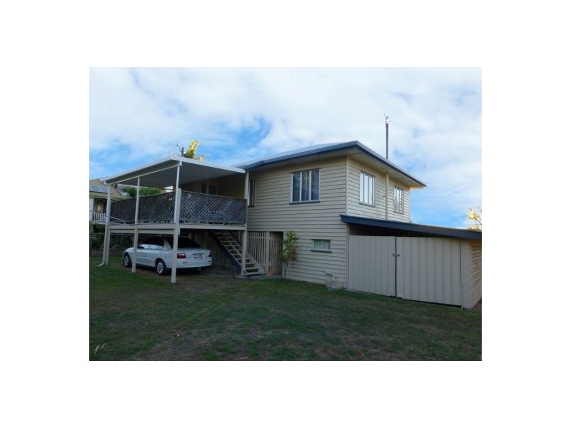 8 Honiton St, Torquay QLD 4655