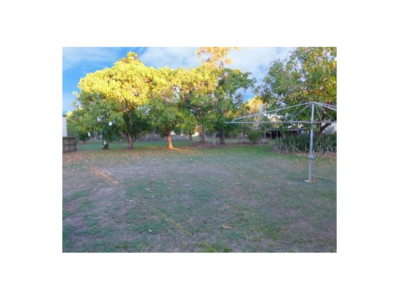 8 Honiton St, Torquay QLD 4655