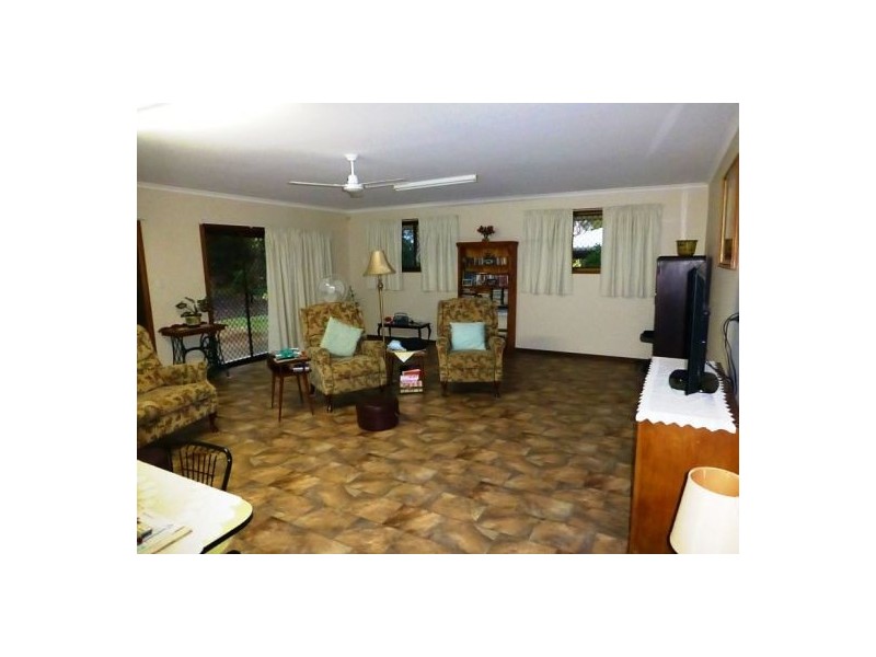 101 Boundary Rd, Urangan QLD 4655