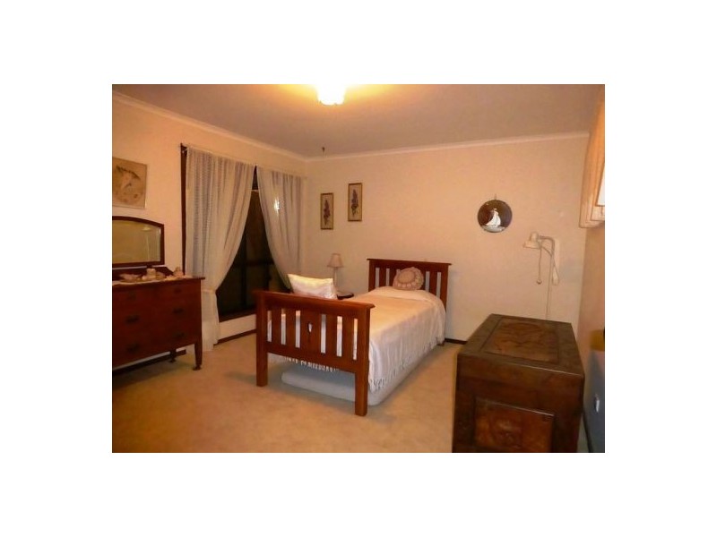 101 Boundary Rd, Urangan QLD 4655