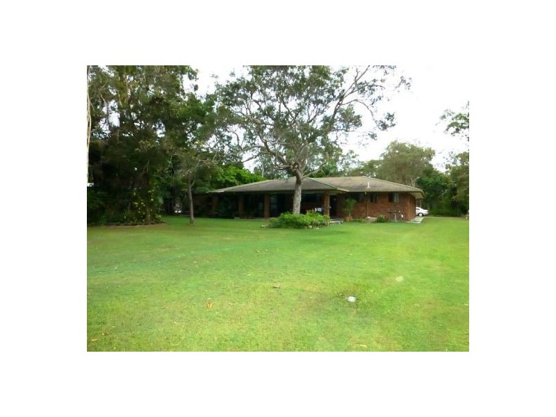 101 Boundary Rd, Urangan QLD 4655