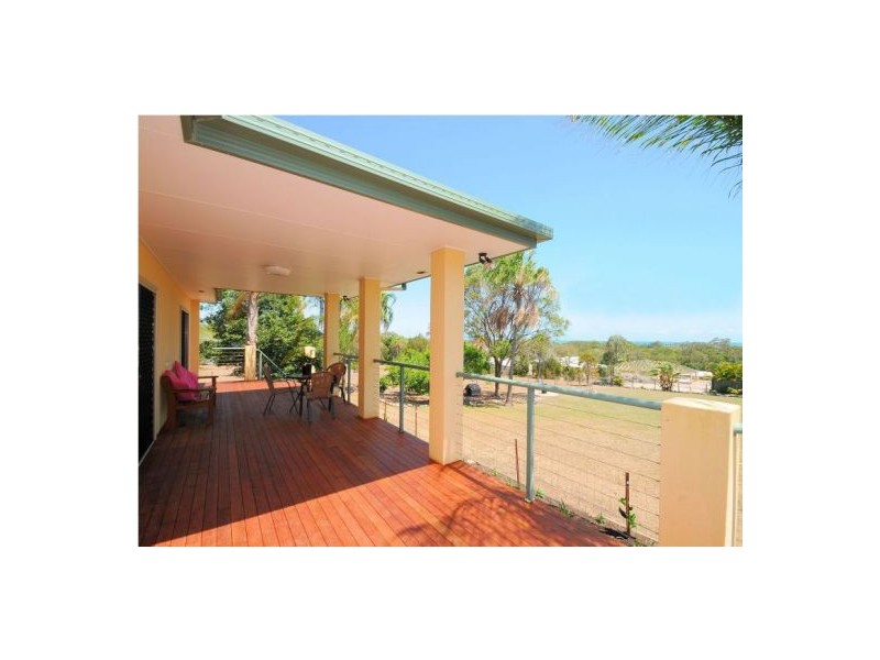 17 Scenic Crt, Dundowran Beach QLD 4655