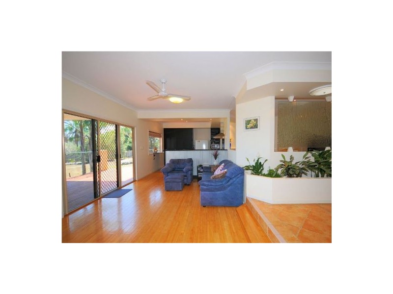 17 Scenic Crt, Dundowran Beach QLD 4655
