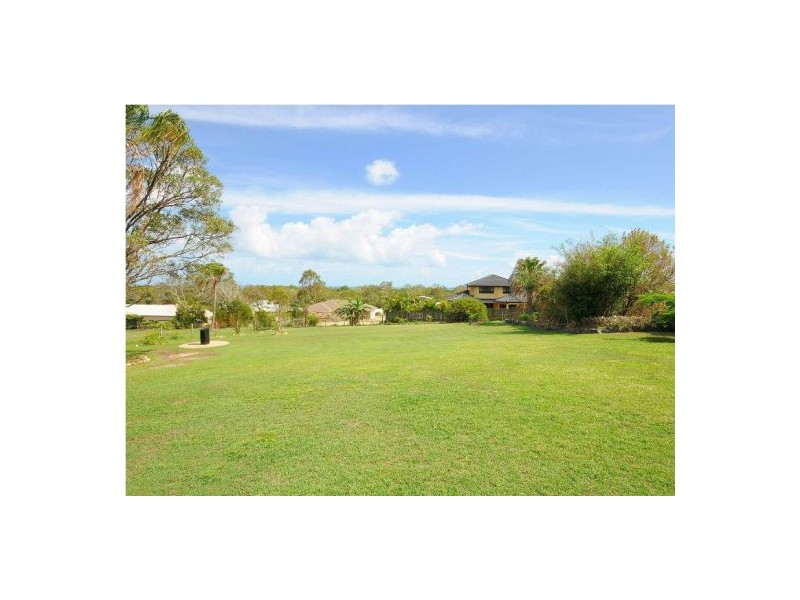 17 Scenic Crt, Dundowran Beach QLD 4655