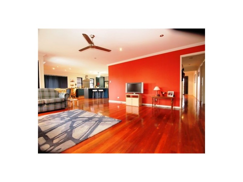 68 Hillcrest Ave, Scarness QLD 4655