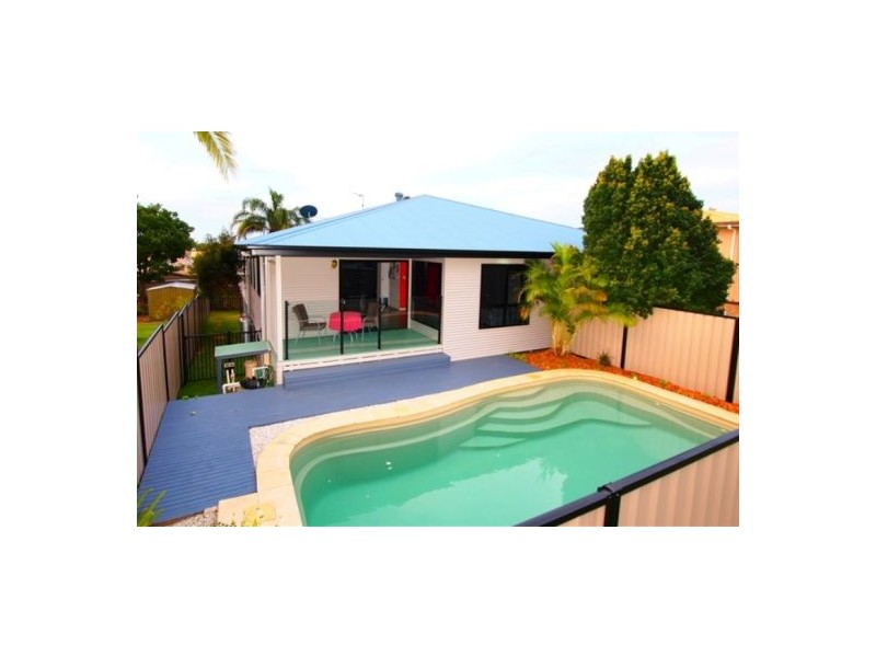 68 Hillcrest Ave, Scarness QLD 4655