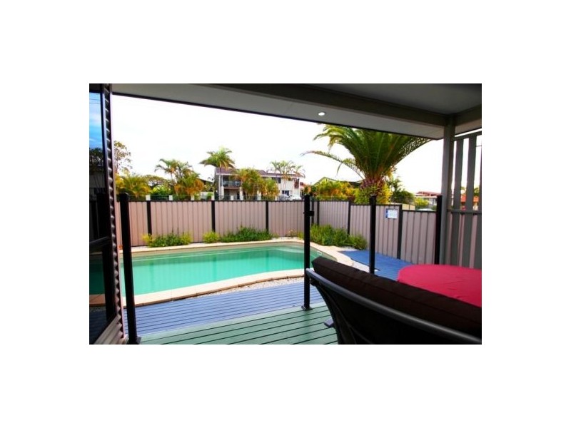 68 Hillcrest Ave, Scarness QLD 4655