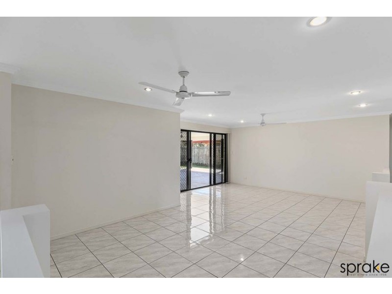 27 Oceanview Street, Point Vernon QLD 4655