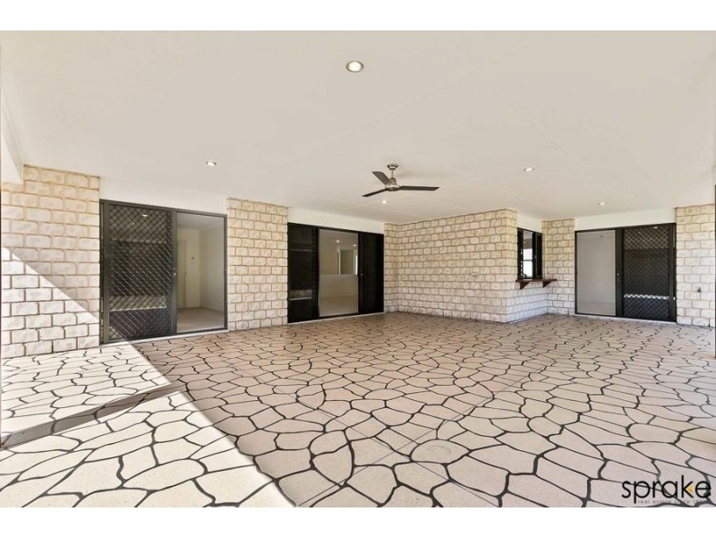 27 Oceanview Street, Point Vernon QLD 4655