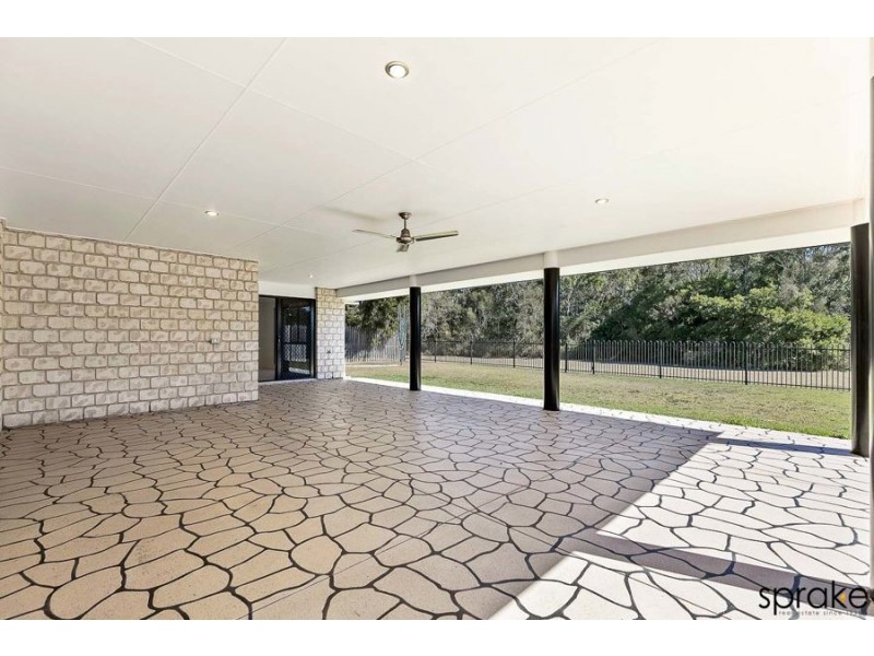 27 Oceanview Street, Point Vernon QLD 4655