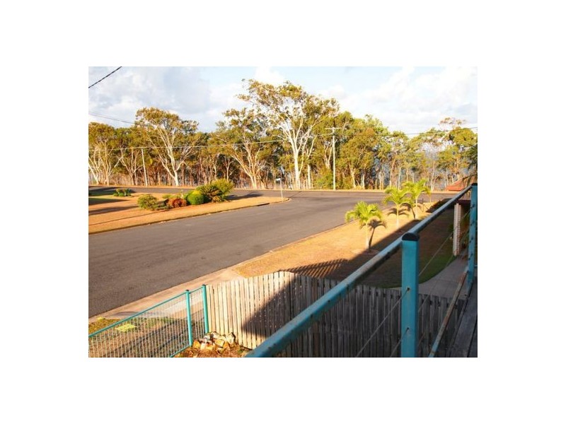 6 Brighton St, Point Vernon QLD 4655