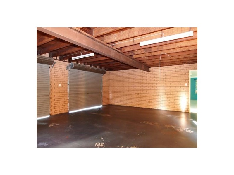 6 Brighton St, Point Vernon QLD 4655