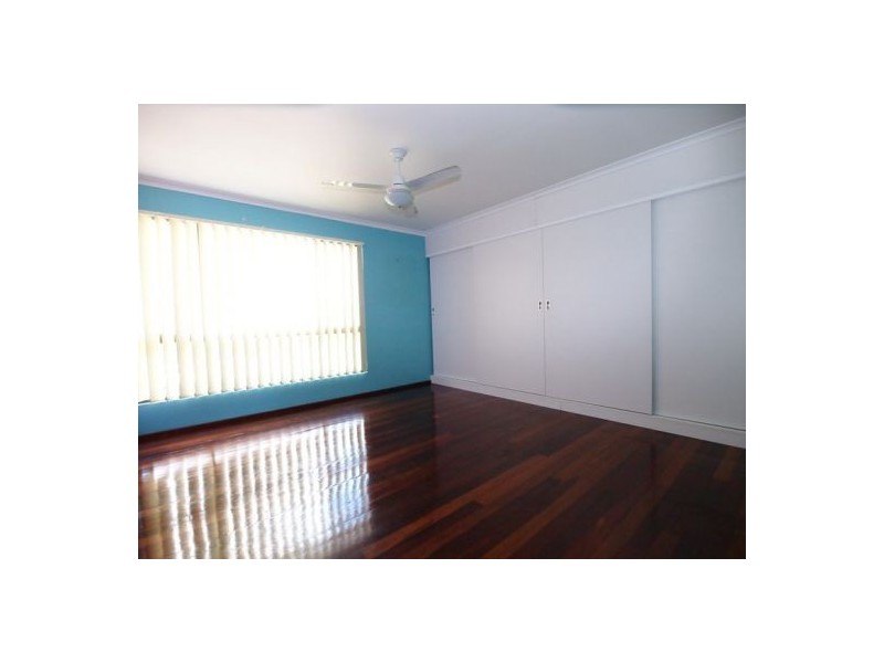 6 Brighton St, Point Vernon QLD 4655