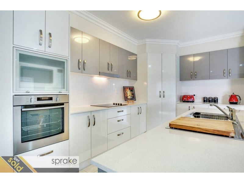 4 Cameron Court, Point Vernon QLD 4655