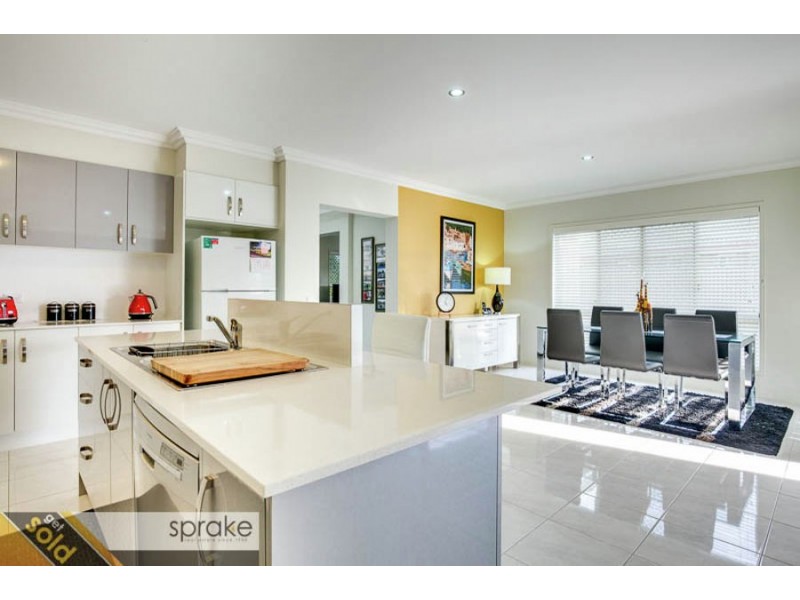 4 Cameron Court, Point Vernon QLD 4655