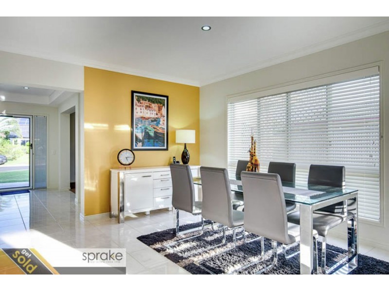 4 Cameron Court, Point Vernon QLD 4655