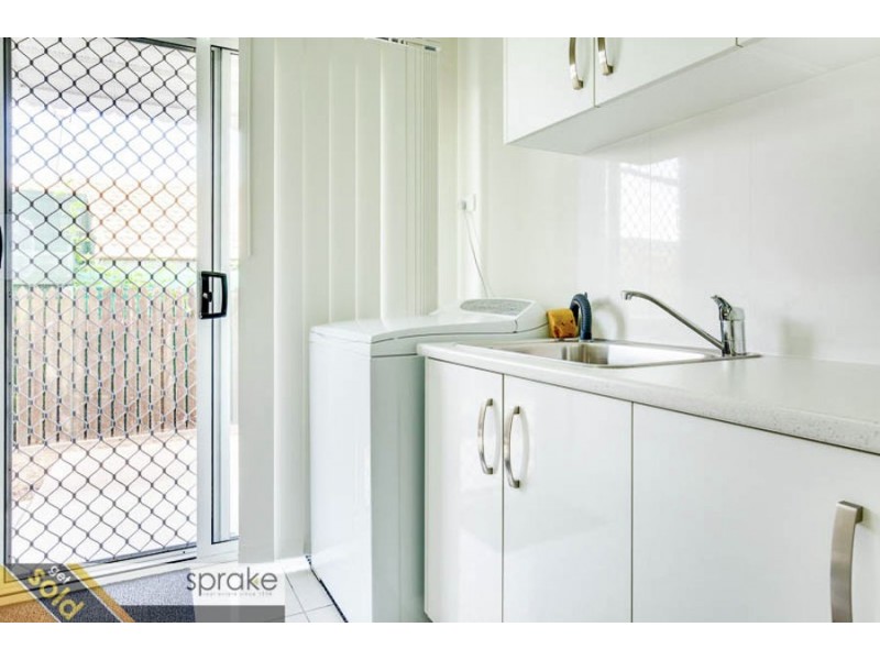 4 Cameron Court, Point Vernon QLD 4655