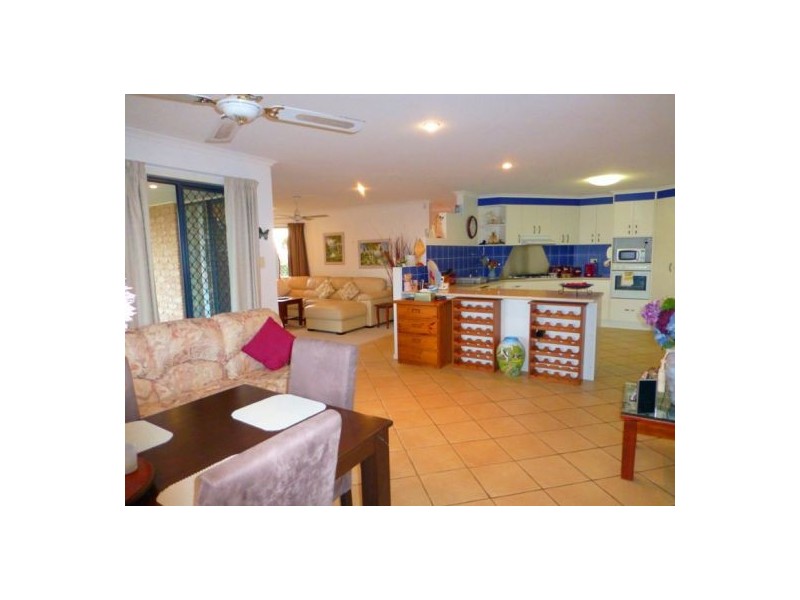 11 Bromiley Crt, Dundowran QLD 4655