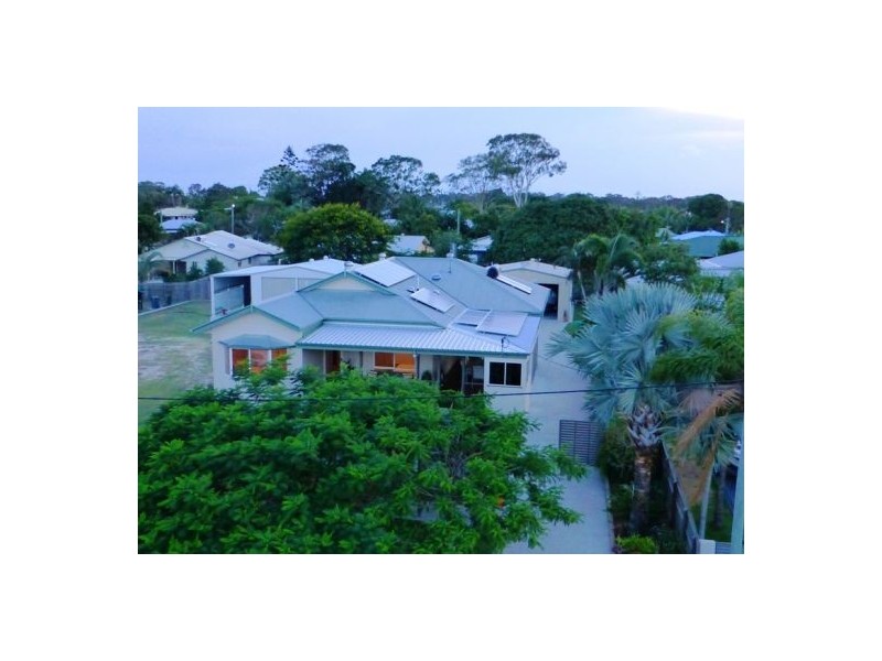 65 Shell St, Urangan QLD 4655
