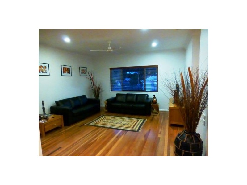 65 Shell St, Urangan QLD 4655