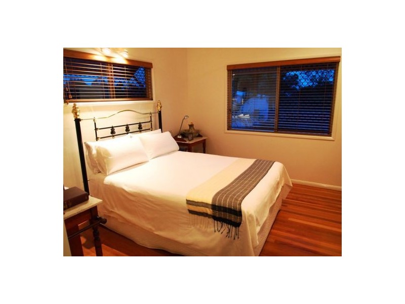 65 Shell St, Urangan QLD 4655