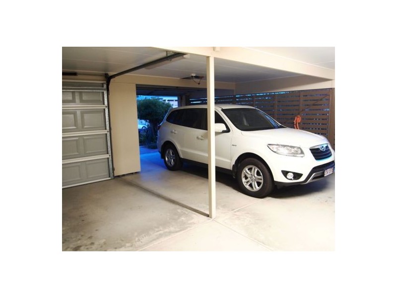 65 Shell St, Urangan QLD 4655