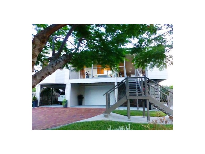 65 Shell St, Urangan QLD 4655