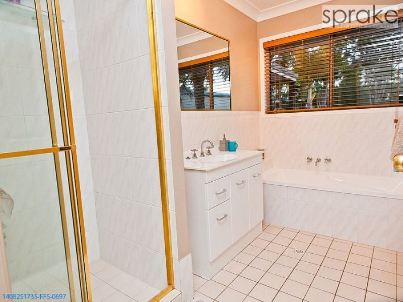 47 Bayrise Drive, Urangan QLD 4655