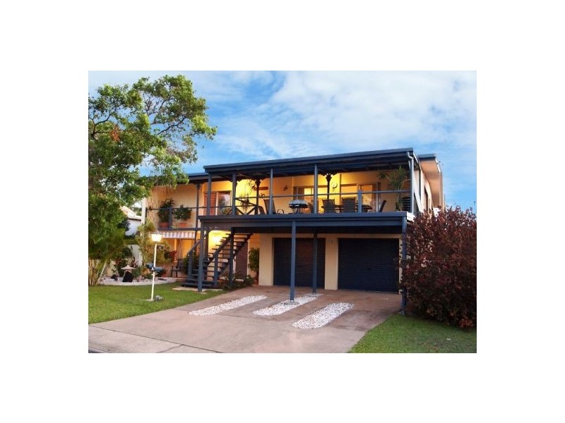 19 Holiday Parade, Scarness QLD 4655