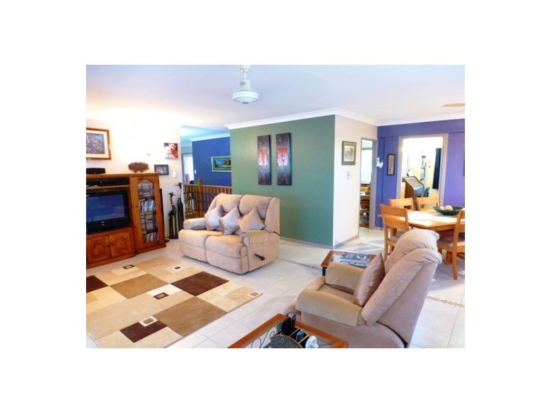 19 Holiday Parade, Scarness QLD 4655