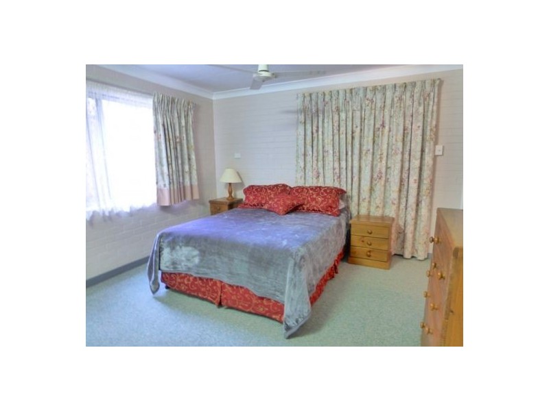 19 Holiday Parade, Scarness QLD 4655