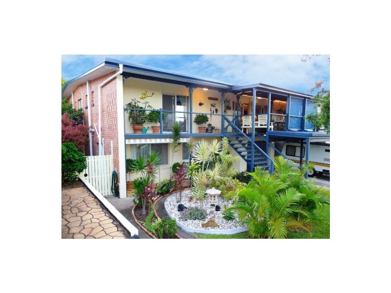 19 Holiday Parade, Scarness QLD 4655