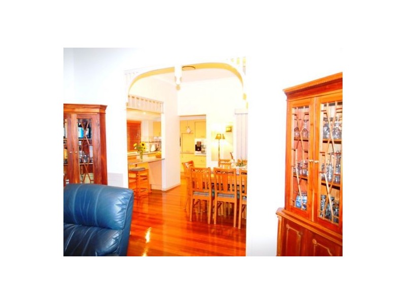 597 Charlton Esplanade, Urangan QLD 4655