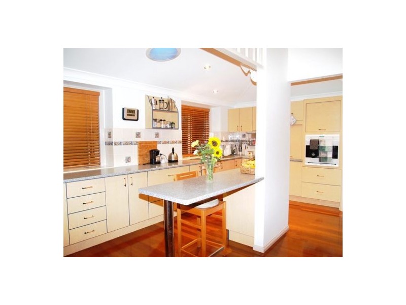 597 Charlton Esplanade, Urangan QLD 4655