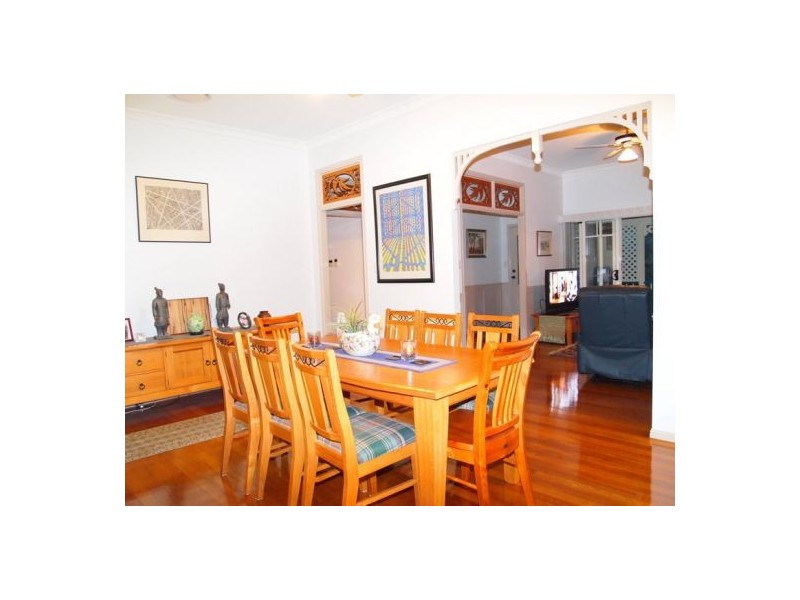 597 Charlton Esplanade, Urangan QLD 4655