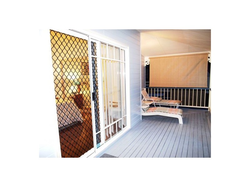 597 Charlton Esplanade, Urangan QLD 4655