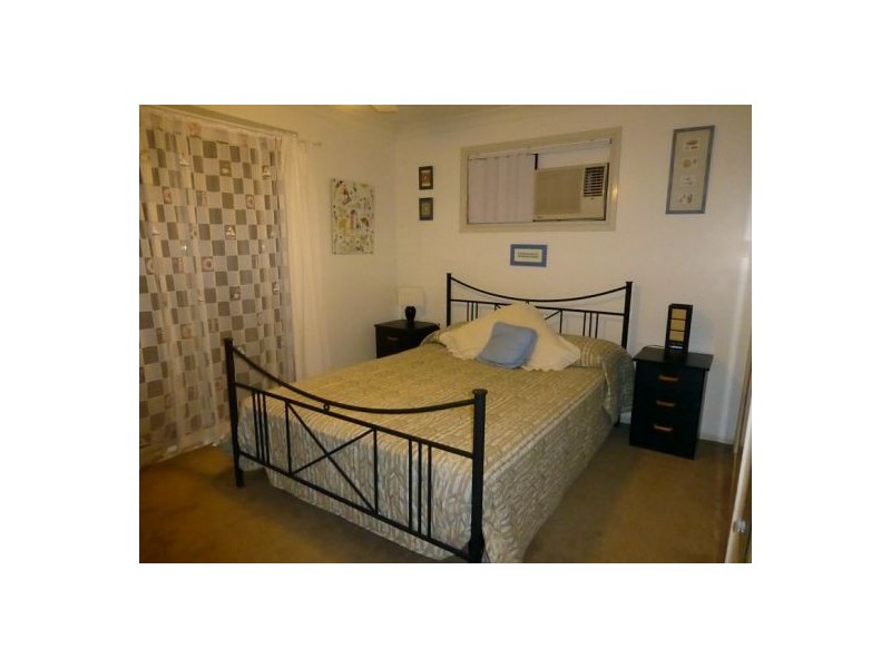 597 Charlton Esplanade, Urangan QLD 4655