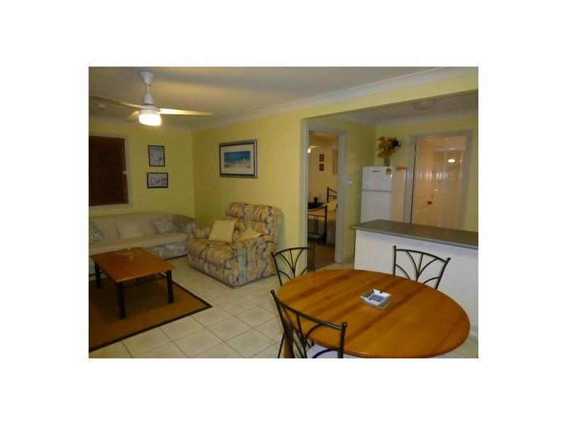 597 Charlton Esplanade, Urangan QLD 4655