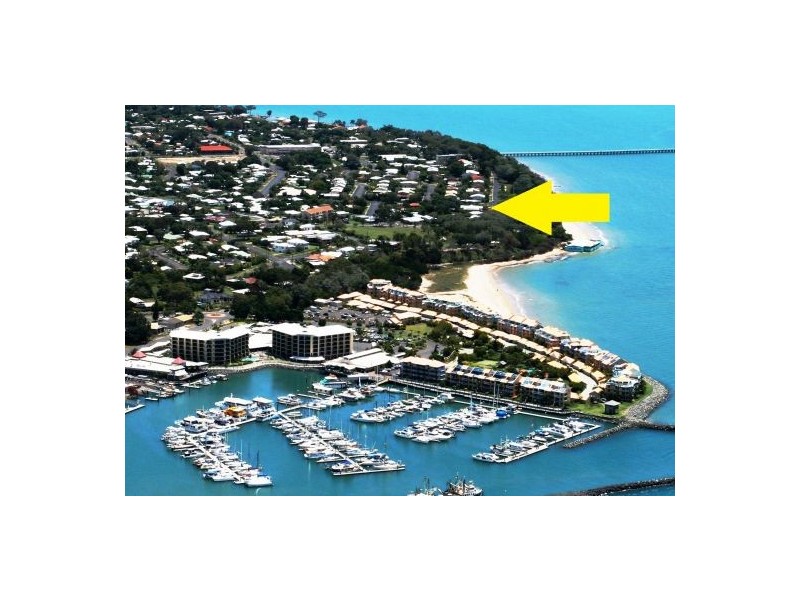 597 Charlton Esplanade, Urangan QLD 4655