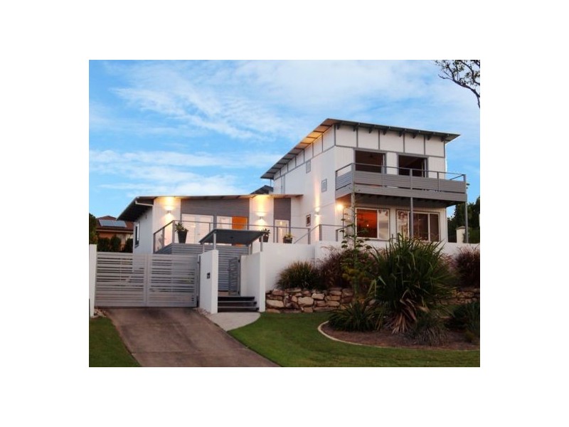 9 Exeter St, Torquay QLD 4655